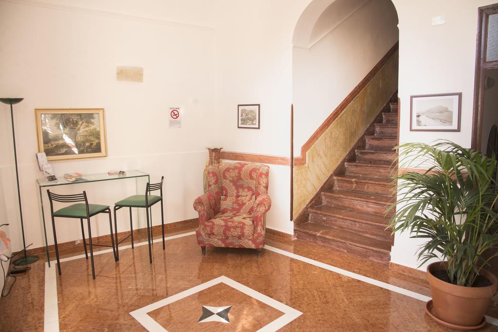Отель Palazzo Graziano Терразини Экстерьер фото